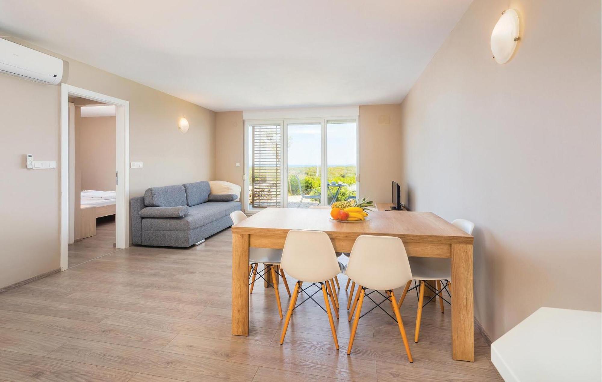 Pet Friendly Apartment In Povljana With Kitchen מראה חיצוני תמונה
