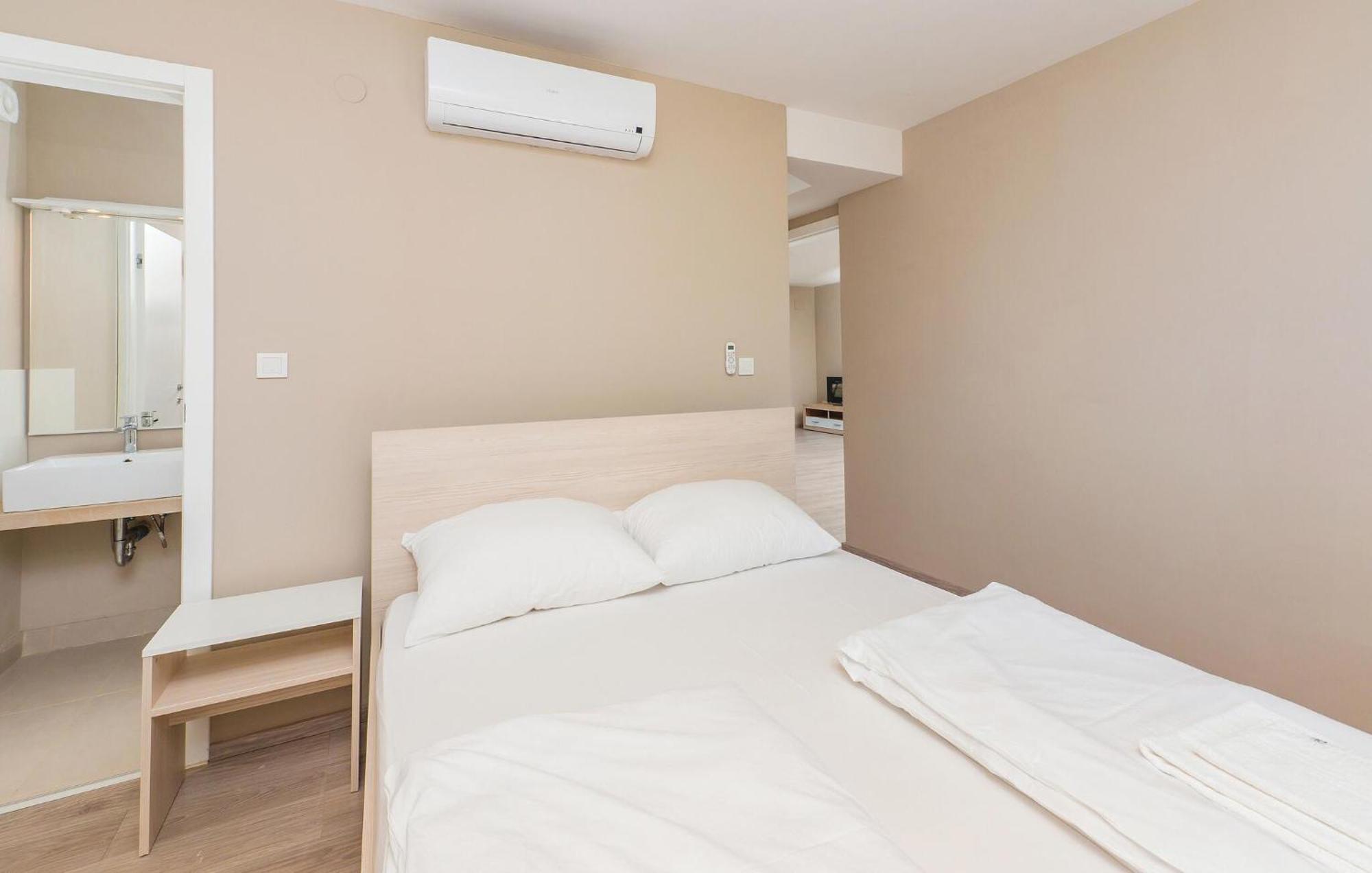 Pet Friendly Apartment In Povljana With Kitchen מראה חיצוני תמונה